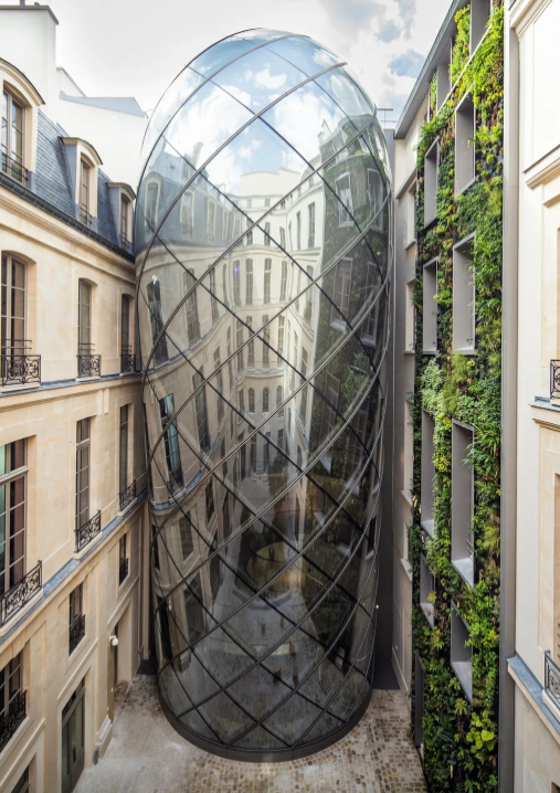 欧莱雅在巴黎推出新的创意中心，并设有AI“梦幻墙”